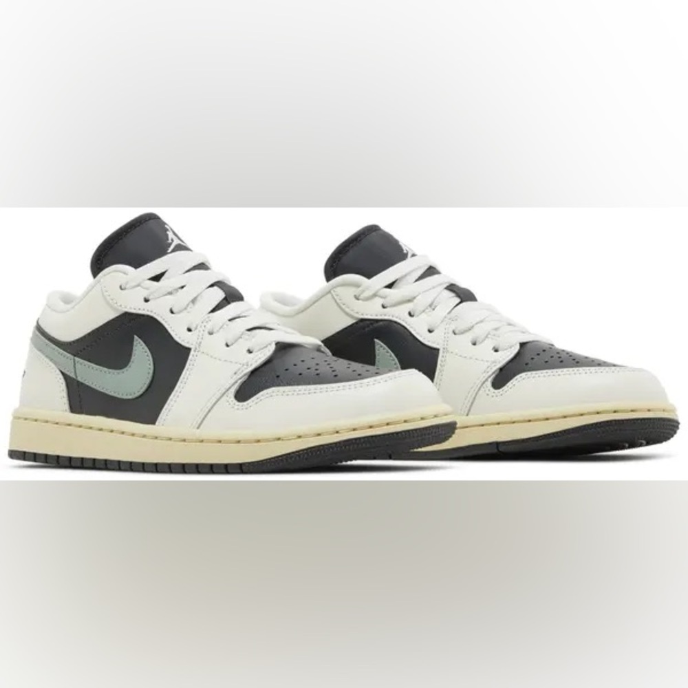 NEW Nike Air Jordan 1 Low Jade Smoke Size 8 - Picture 2 of 8